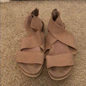 Eileen Fisher sport sandals like new